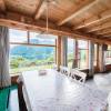 riesige Fensterfront mit Traumblick auf den Fjord